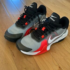 Boys Nike Air Max basketball shoes. Brand new